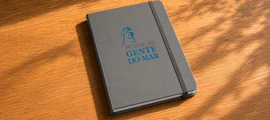 Brinde da Fundação Gente do Mar: caderneta que vai da sala à embarcação