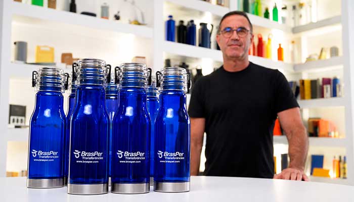 Garrafa personalizada para ação de comunidade: como a Brasper fortaleceu a marca nas Fiestas Patrias em São Paulo